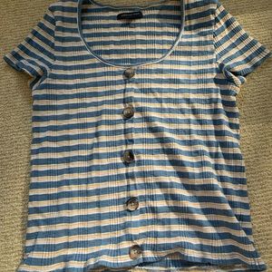 Cute striped summer top!